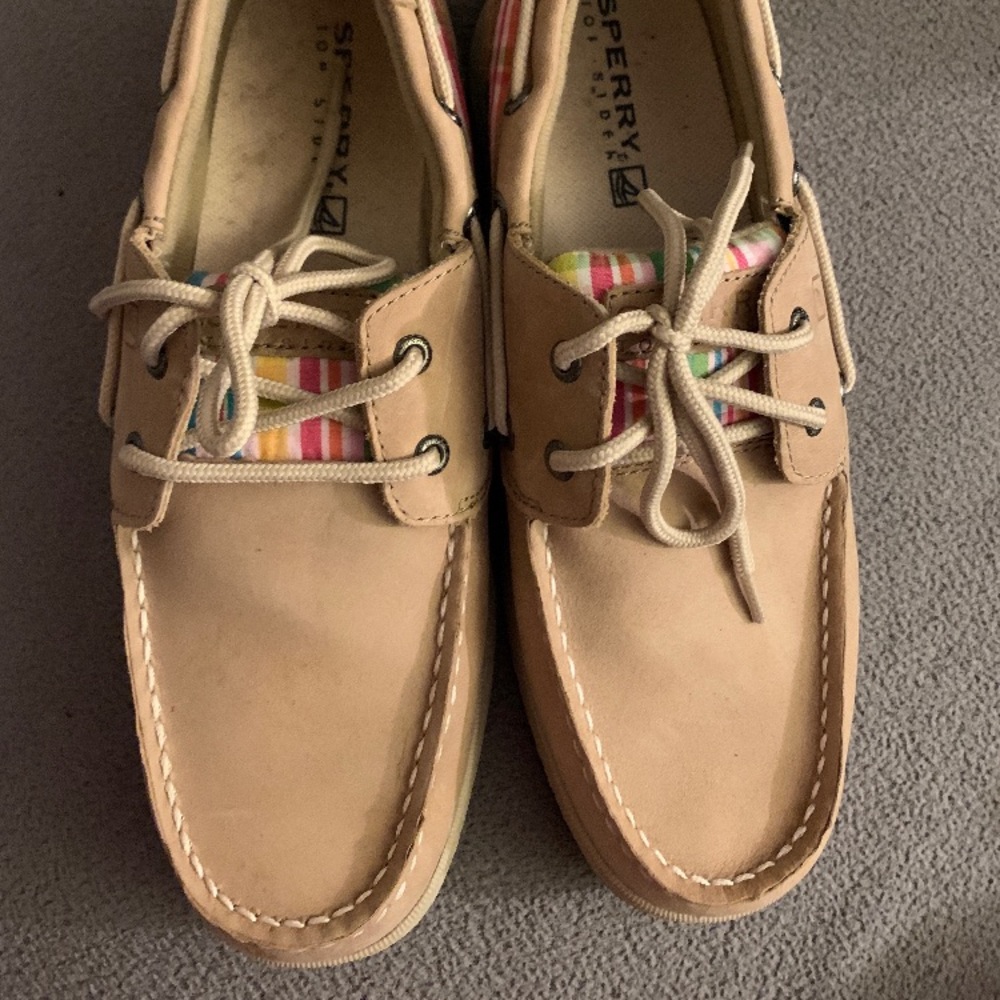 Tan sperrys - Picture 2 of 2